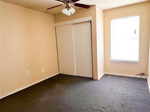 9412  Jill Lane , Dallas Texas 75227