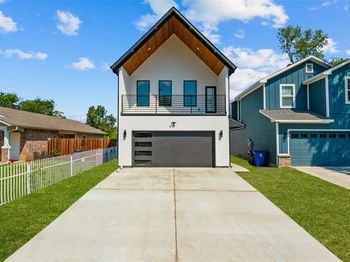 2023  Life Avenue 