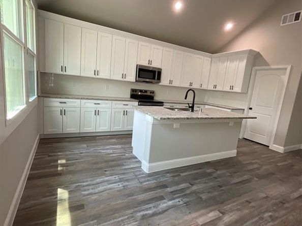 1220 E Leuda Street , Fort Worth Texas 76104