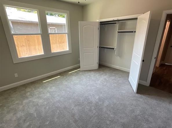 1220 E Leuda Street , Fort Worth Texas 76104