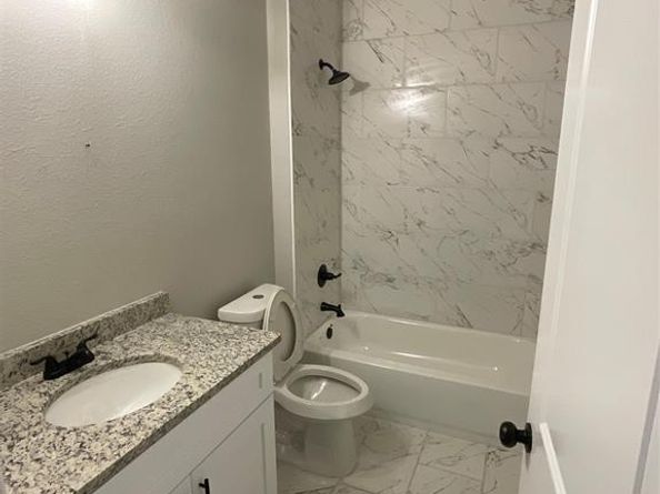 1220 E Leuda Street , Fort Worth Texas 76104