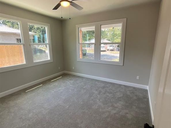 1220 E Leuda Street , Fort Worth Texas 76104