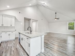 1220 E Leuda Street , Fort Worth Texas 76104