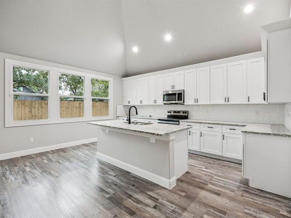 1220 E Leuda Street , Fort Worth Texas 76104