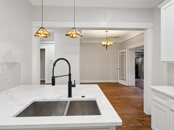 125 S Clinton Avenue , Dallas Texas 75208