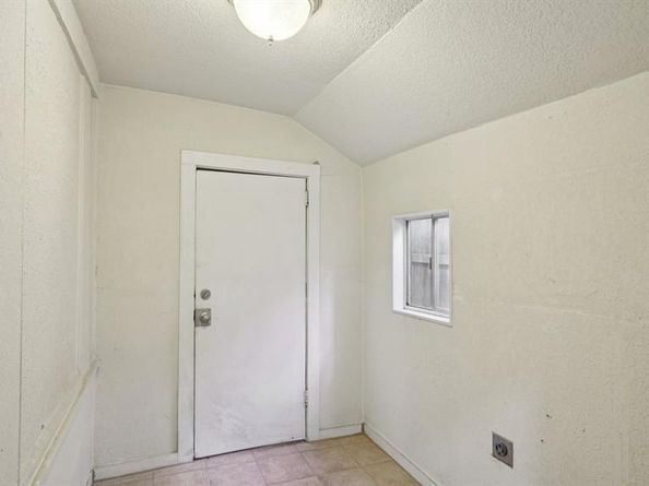 125 S Clinton Avenue , Dallas Texas 75208