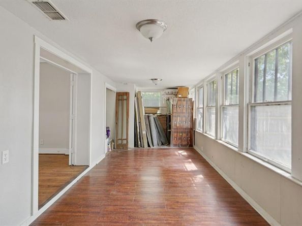 125 S Clinton Avenue , Dallas Texas 75208