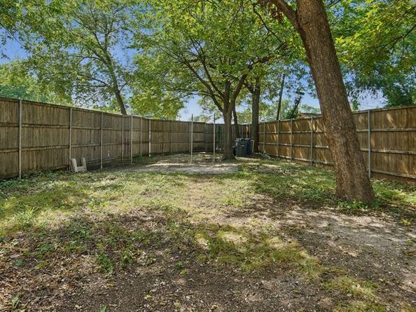 125 S Clinton Avenue , Dallas Texas 75208