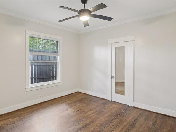 125 S Clinton Avenue , Dallas Texas 75208