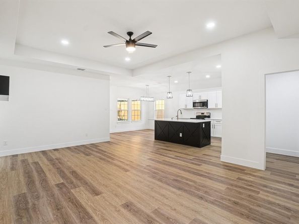 1310 E Myrtle Street , Fort Worth Texas 76104