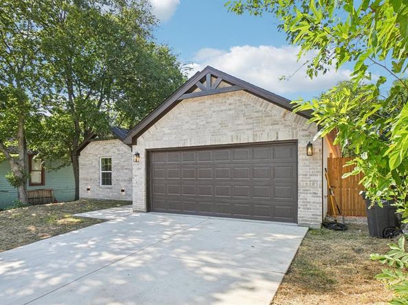 1310 E Myrtle Street , Fort Worth Texas 76104