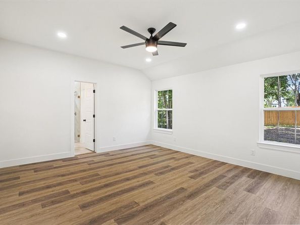 1310 E Myrtle Street , Fort Worth Texas 76104