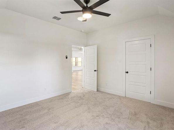 1310 E Myrtle Street , Fort Worth Texas 76104