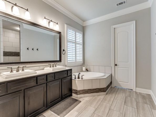 10937  Smoky Oak Trail , Flower Mound Texas 76226