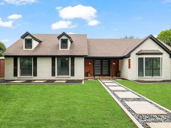 2833  Meadowbrook Drive 