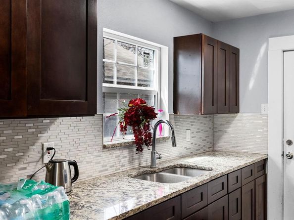 509 E Mason Street , Fort Worth Texas 76110
