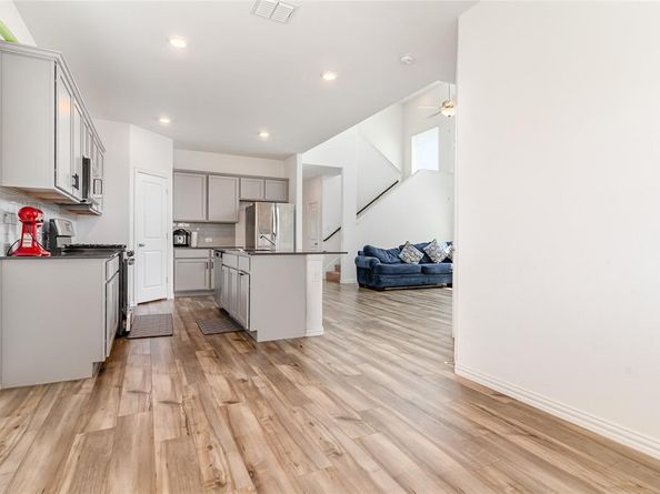 1309  Canuela Way , Justin Texas 76247