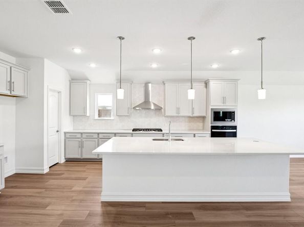 1820  Walpole Way , Fort Worth Texas 76052