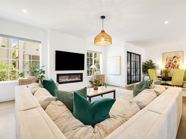 4113  Holland Avenue  102, Dallas Texas 75219