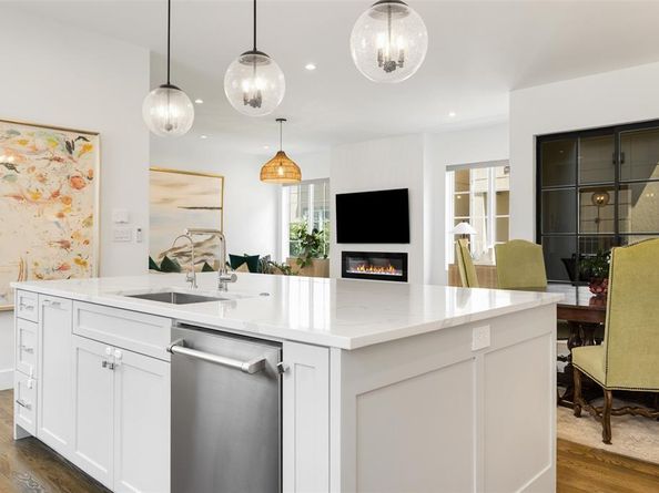 4113  Holland Avenue  102, Dallas Texas 75219