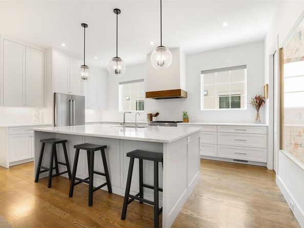 4113  Holland Avenue  102, Dallas Texas 75219