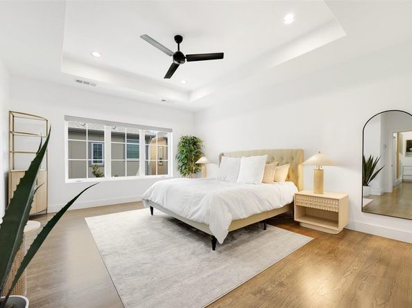 4113  Holland Avenue  102, Dallas Texas 75219