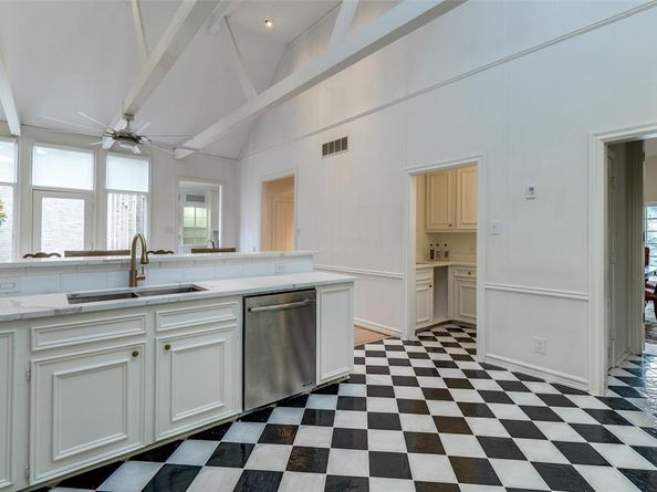 5865  Farquhar Lane , Dallas Texas 75209