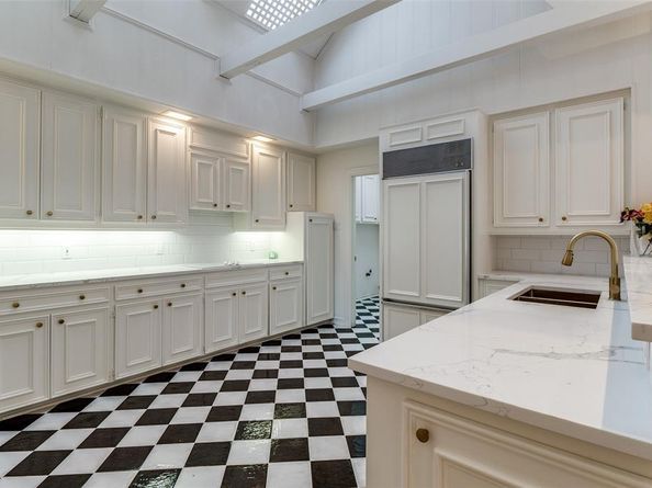 5865  Farquhar Lane , Dallas Texas 75209