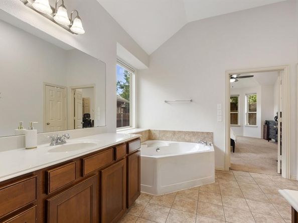 3532  Gallant Trail , Fort Worth Texas 76244