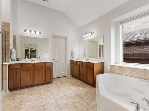 3532  Gallant Trail , Fort Worth Texas 76244