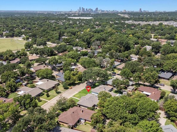 5615  Hillcroft Street , Dallas Texas 75227