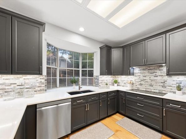 6211  Fox Hunt Drive , Arlington Texas 76001