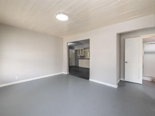 6518  Meade Street , Dallas Texas 75232