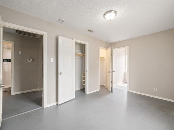 6518  Meade Street , Dallas Texas 75232