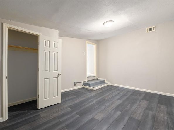 6518  Meade Street , Dallas Texas 75232