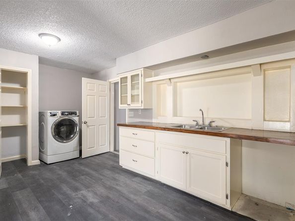 6518  Meade Street , Dallas Texas 75232