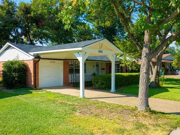 3721  Nabholtz Lane , Mesquite Texas 75150