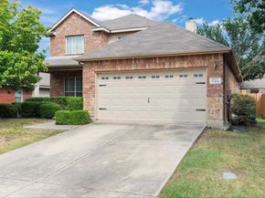 1122  Red Robin Drive , Aubrey Texas 76227