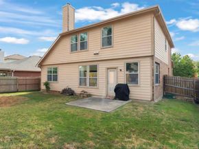1122  Red Robin Drive , Aubrey Texas 76227