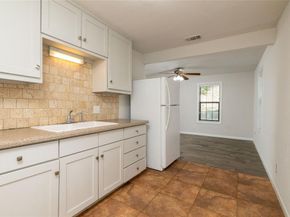 3224 N Hampton Street , Fort Worth Texas 76106