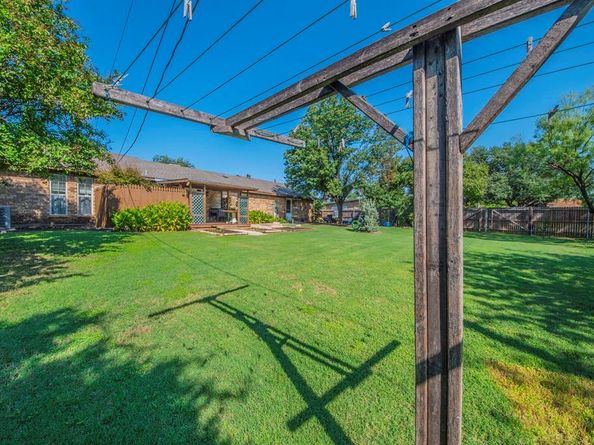901  Cottonwood Trail , Benbrook Texas 76126