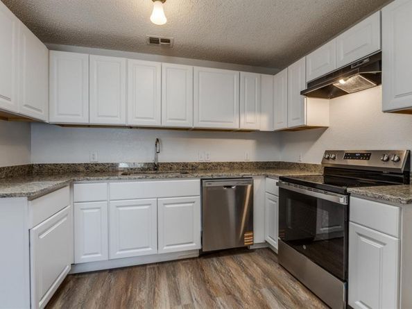 2135  Vine Lane , Dallas Texas 75217