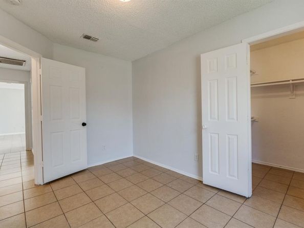 2135  Vine Lane , Dallas Texas 75217