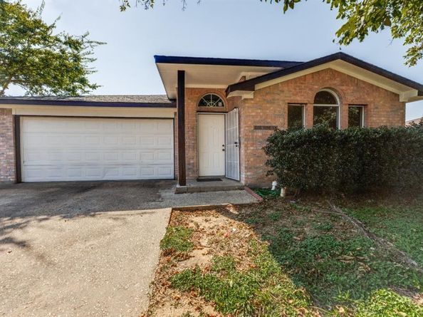 2135  Vine Lane , Dallas Texas 75217