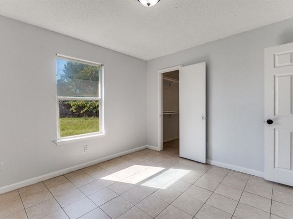 2135  Vine Lane , Dallas Texas 75217