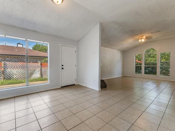 2135  Vine Lane , Dallas Texas 75217