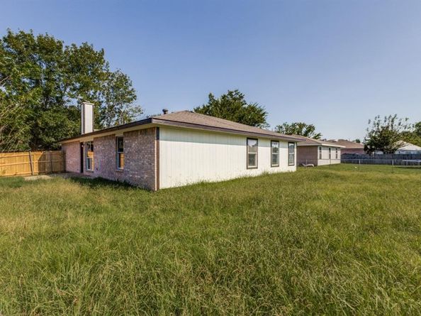2135  Vine Lane , Dallas Texas 75217