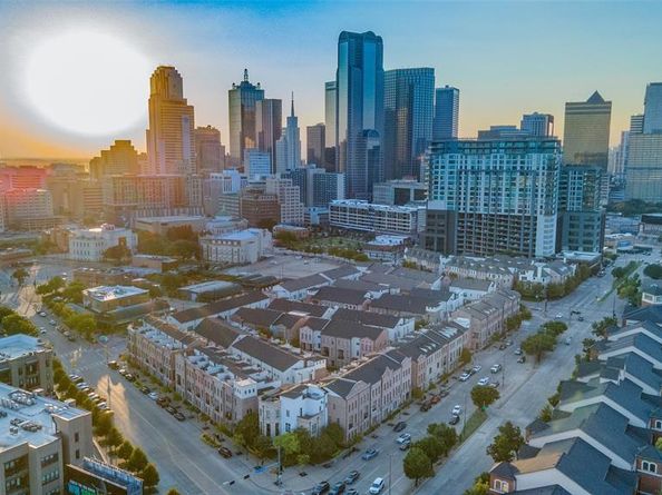 723 S Cesar Chavez Boulevard , Dallas Texas 75201