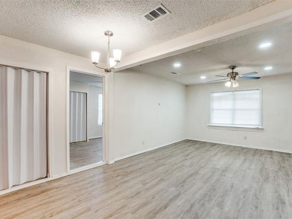 5869  Bluffman Drive , Dallas Texas 75241