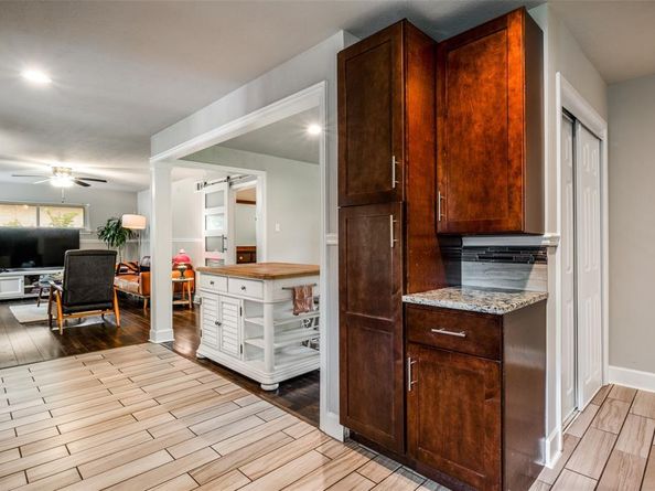 2814  Woodmere Drive , Dallas Texas 75233
